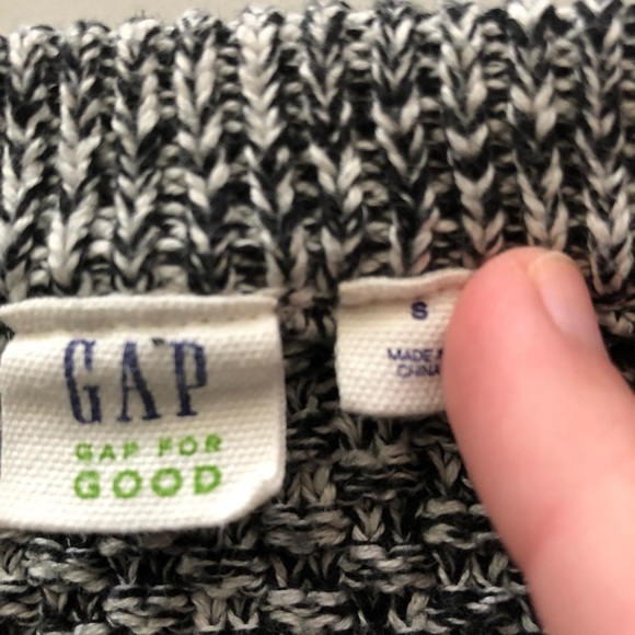 GAP Sweater - Picture 3 of 3